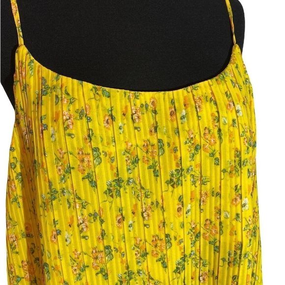 NWT Chelsea & Violet Floral Pleated Cami Top L - Picture 2 of 11